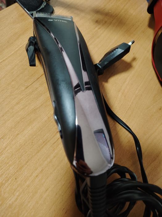 Машинка для стрижки волос Vitek