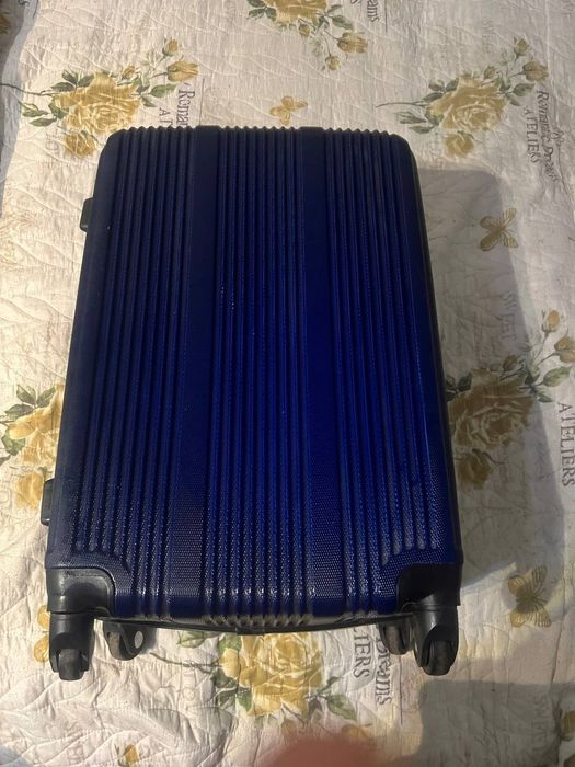 Продам чемоданы в идеальном состоянии