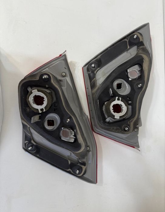 Фонарь на багажник Камри 50 европеец