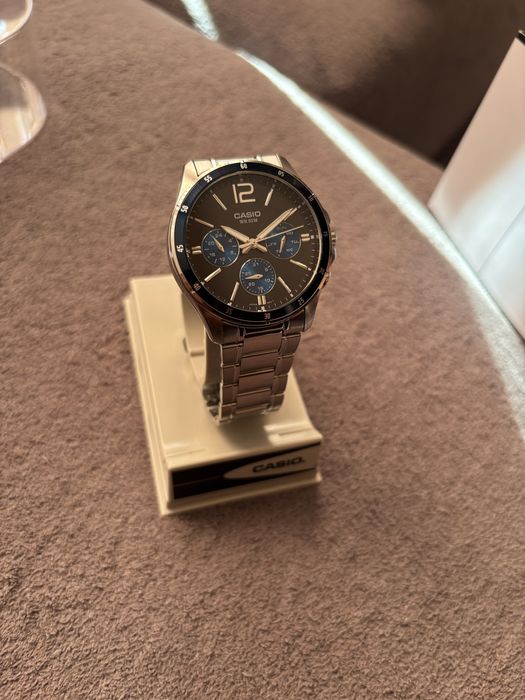 Часовник на casio.