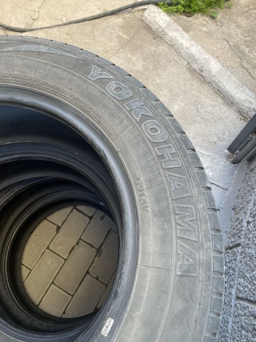 225/65/17 Yokohama