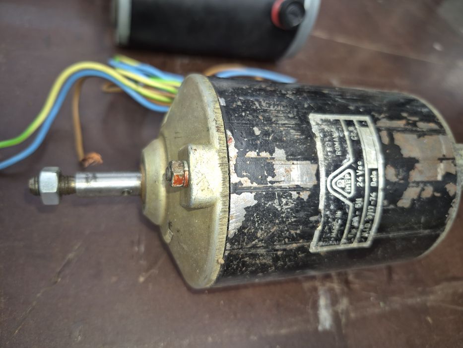 Motor DC. 12 - 24 V