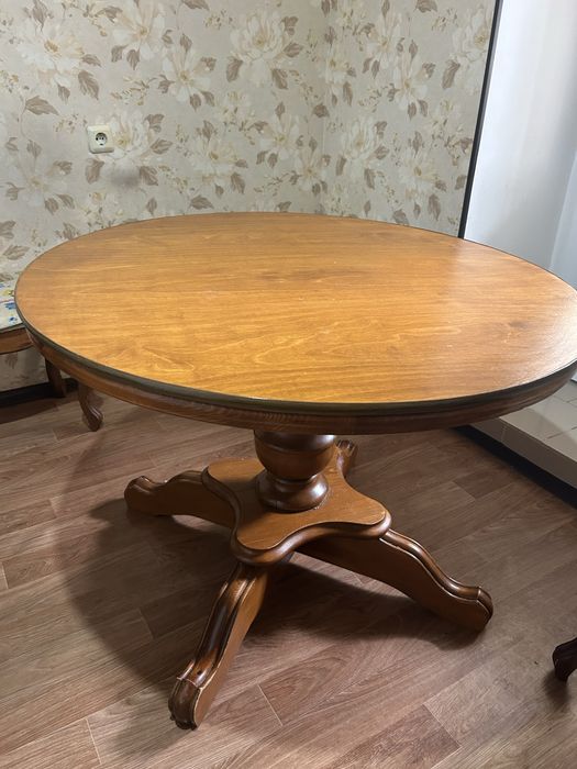 Продам два стола