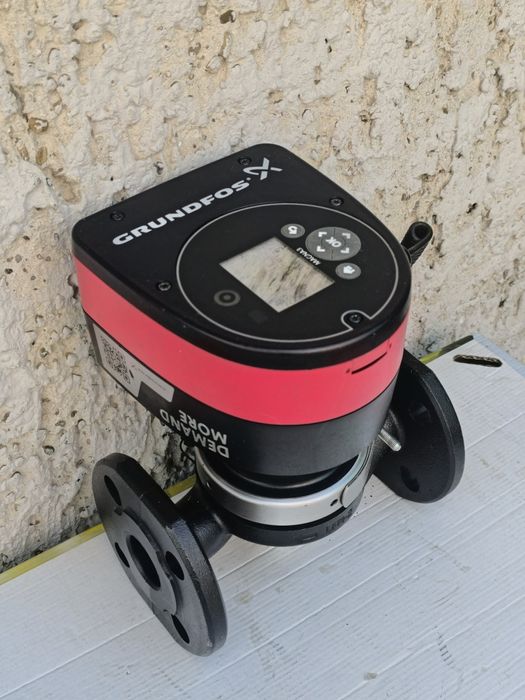 Grundfos MAGNA3 32-100F (220) Циркулационна помпа  със проблем.