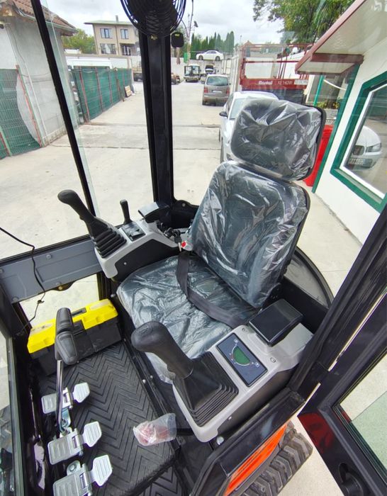 Багер Kubota SW18