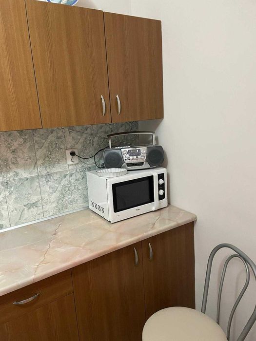 Dau în chirie garsoniera 30 mp