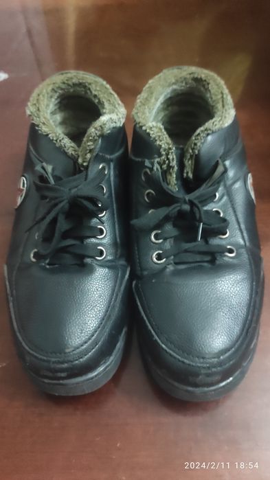 Кроссовки детские утеплённые
