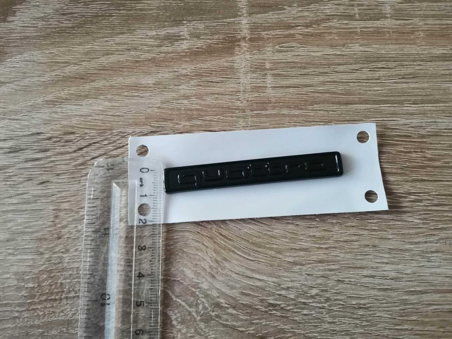 Audi Quattro черен гланц малък размер емблема