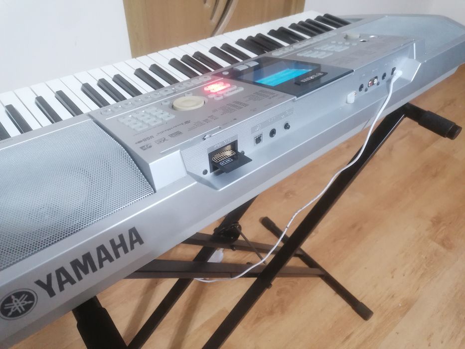 YAMAHA PSR K1  workstation SD keyboard pian orga