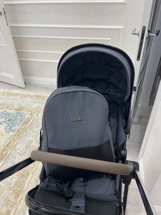 Коляска прогулочная Kidilo D900, черный, серый