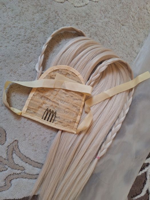 Хвост на заколке