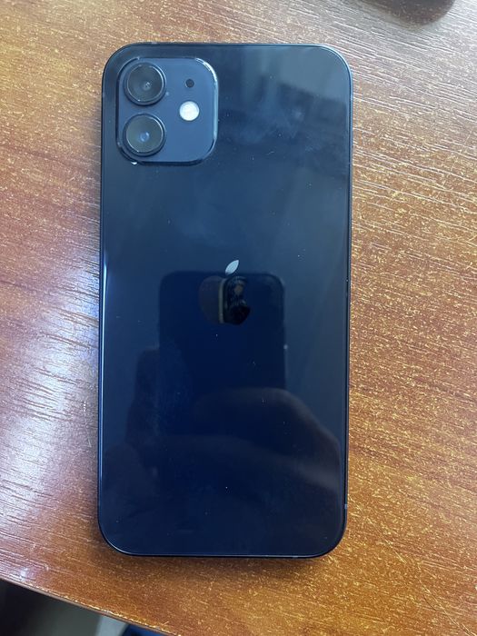 Продам iPhone 12, 64 гб, коробка доки зарядка все есть, батарея 100%