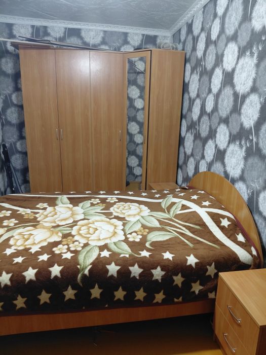 Продам спальный гарнитур