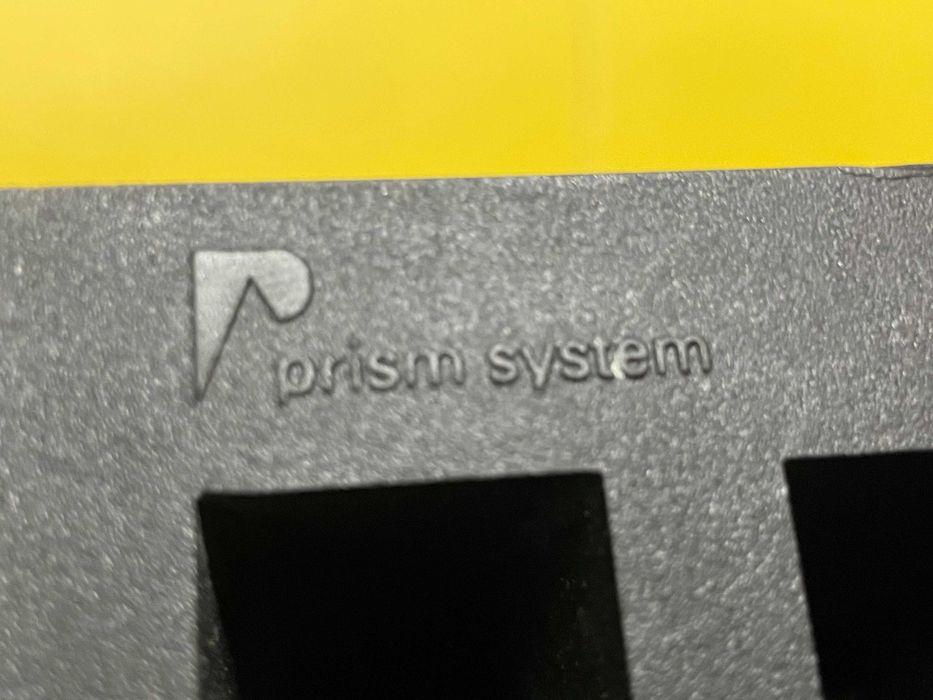 Тонколони Bowers and Wilkins B&W DM302