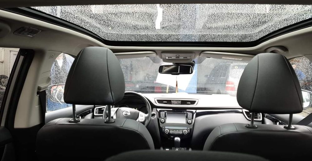 Nissan Qashqai 1.6 dCi 131 CP – Automată | Piele | Panoramic | Full dotări