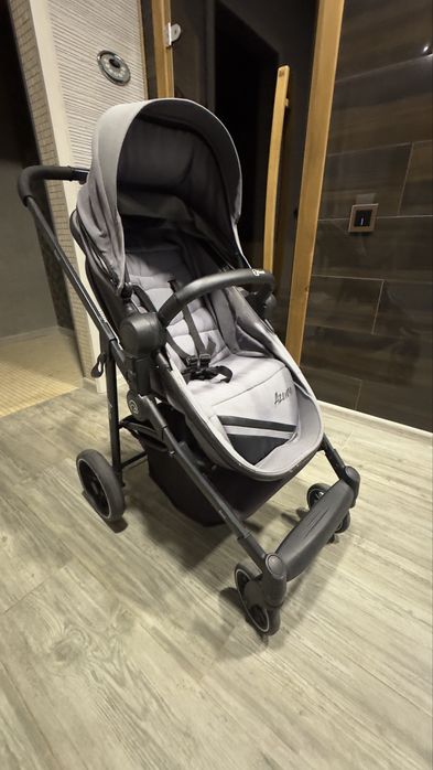 Продам коляску   в хорошем состоянии