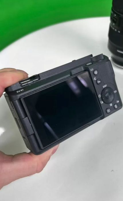 Камера Sony zv-e1