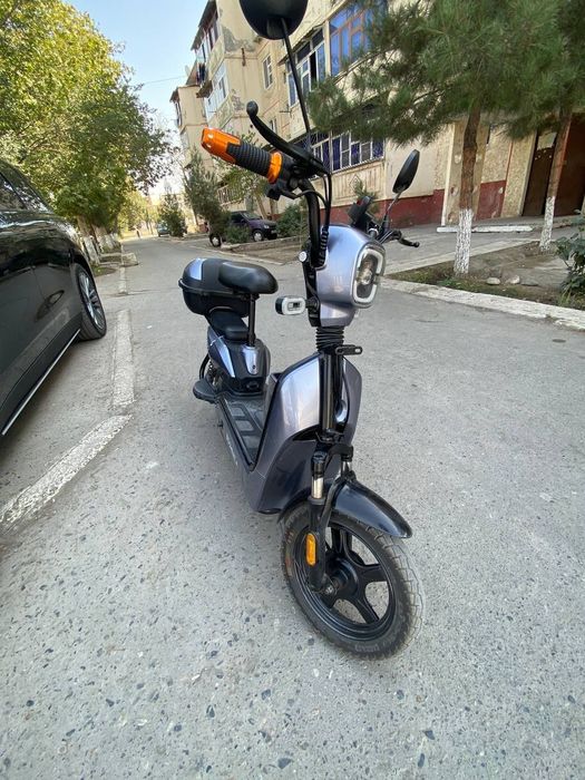 Skutr sotiladi zor holatda