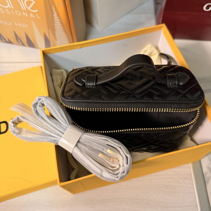 Fendi Vanity чанта