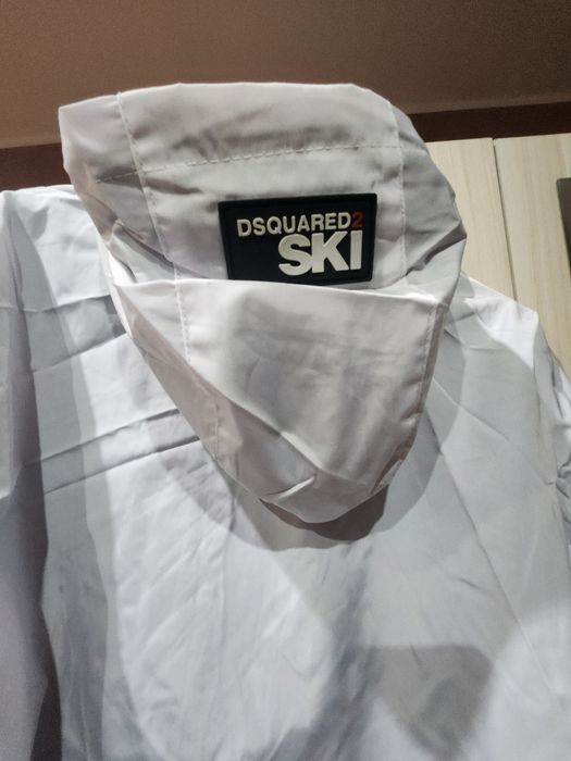 Много яка ветровка