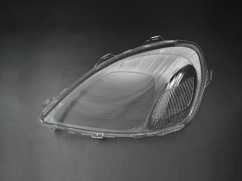 Стъкла за фарове на Toyota Yaris