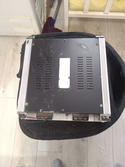 Продам сапбуфер для машины