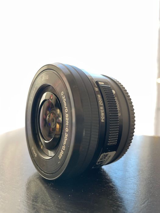 Объектив СОНИ , кроп, новый 16-50мм.