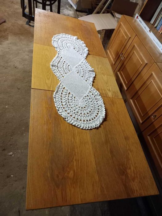 Холна маса, светла