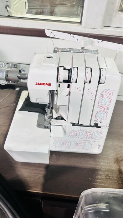 Швейная машинка в хорошем состоянии