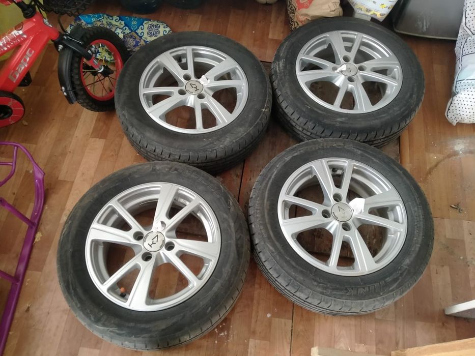 Продам шины в комплекте с дисками