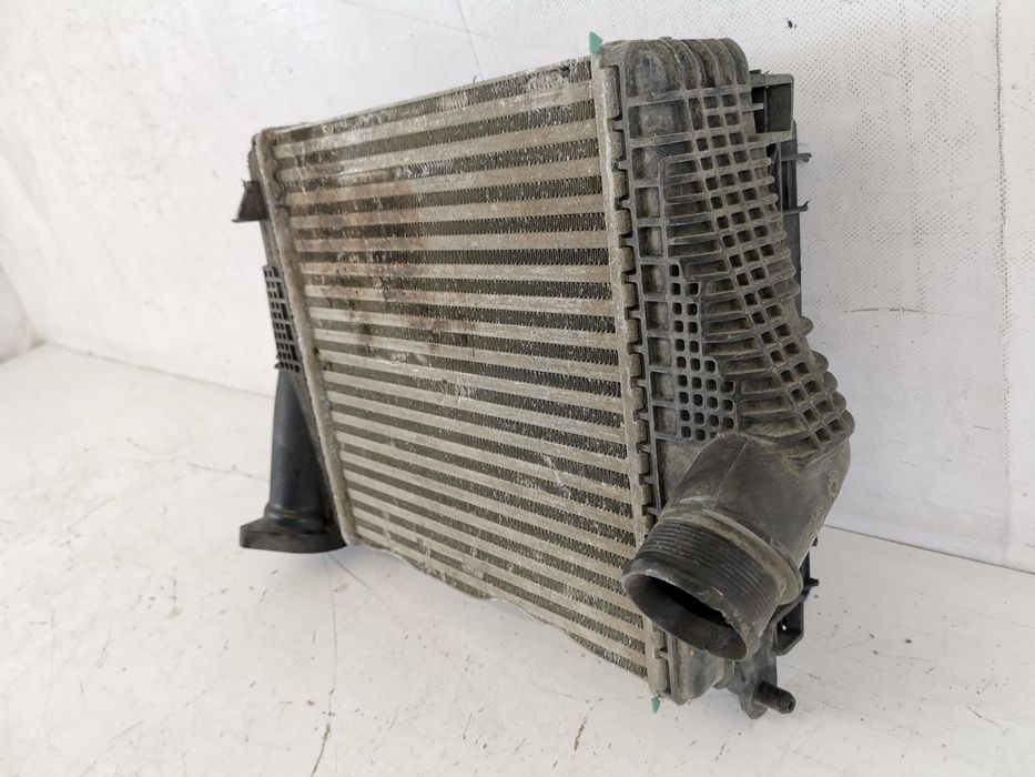 Интеркулер Радиатор Ауди Q7 4M / Audi Q7 4M Оригинален