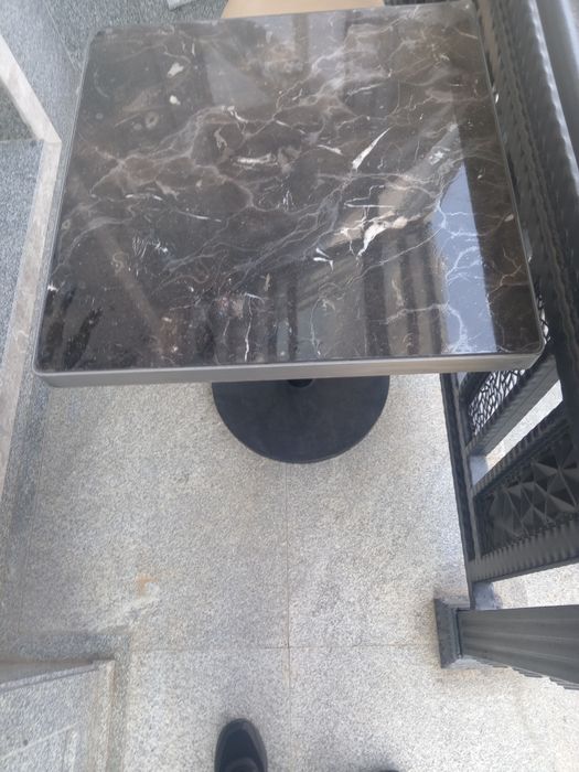 Продются  столы гранит