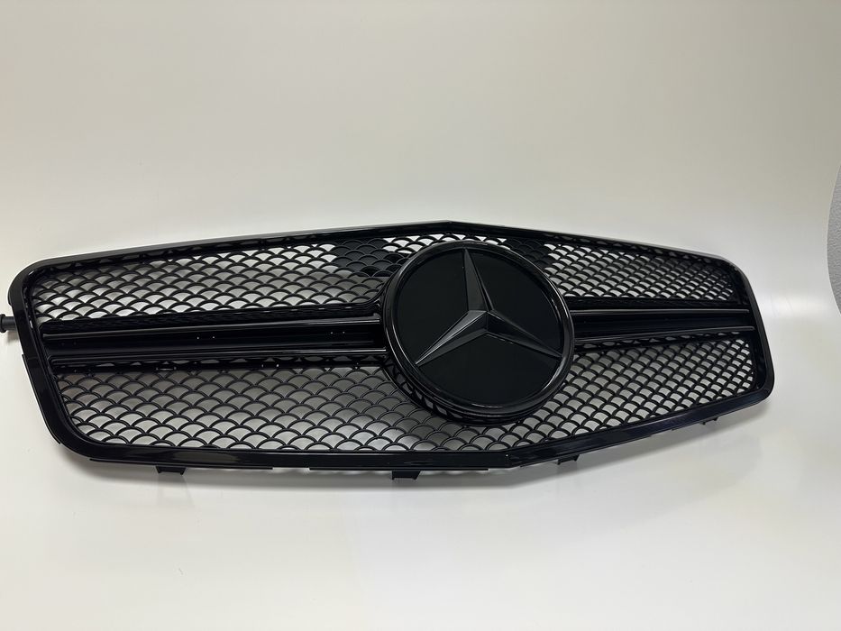 Решетка за Mercedes E Class W212 09-12 AMG Black