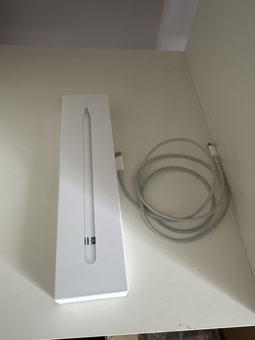 Продам Apple pencil 1 поколения