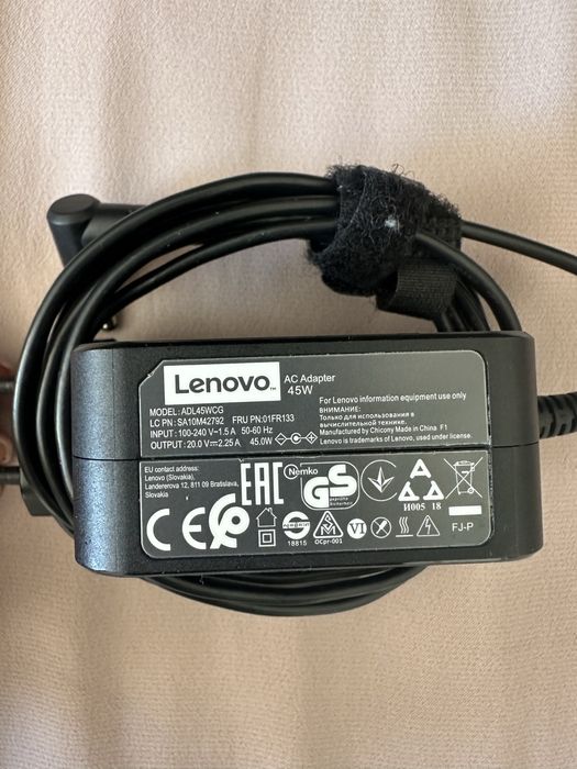 Малко използван Lenovo лаптоп с Windows 11 Pro