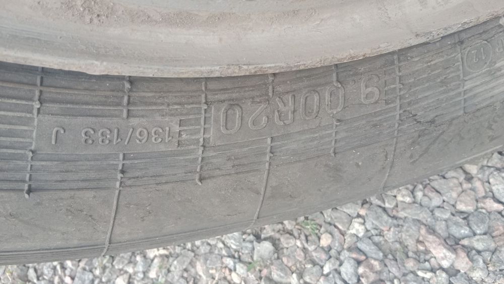 Покрышка р 20 продам