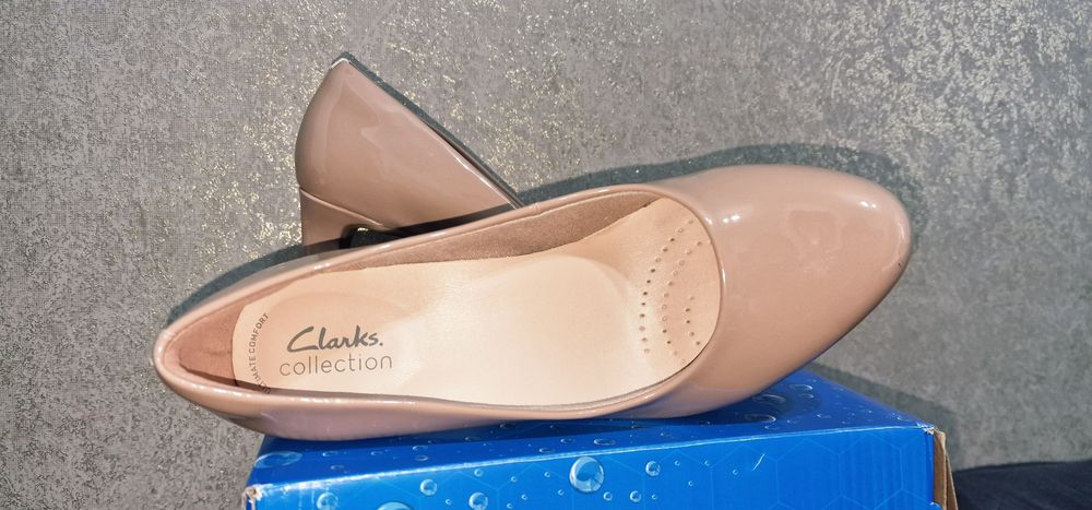 Pantofi Clarks din piele naturala