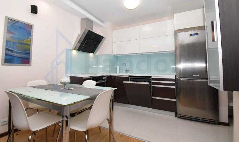 Тристаен апартамент под наем в кв. Младост 2