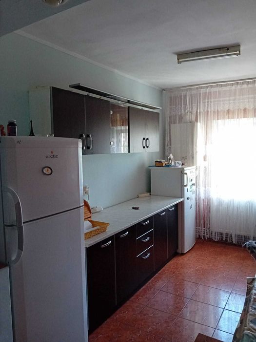 Vand apartament 4 camere Rosiorii de vede