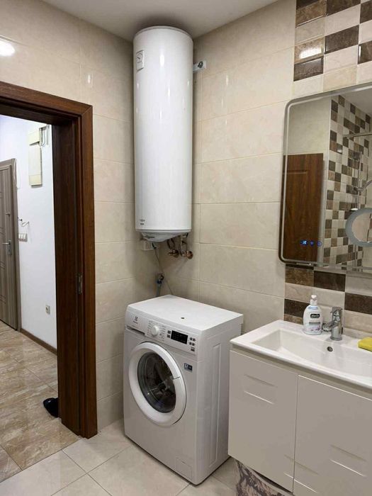 Дава се под наем Тристаен апартамент в София, Център - 92 кв.м за 896.58 € - Снимка #10