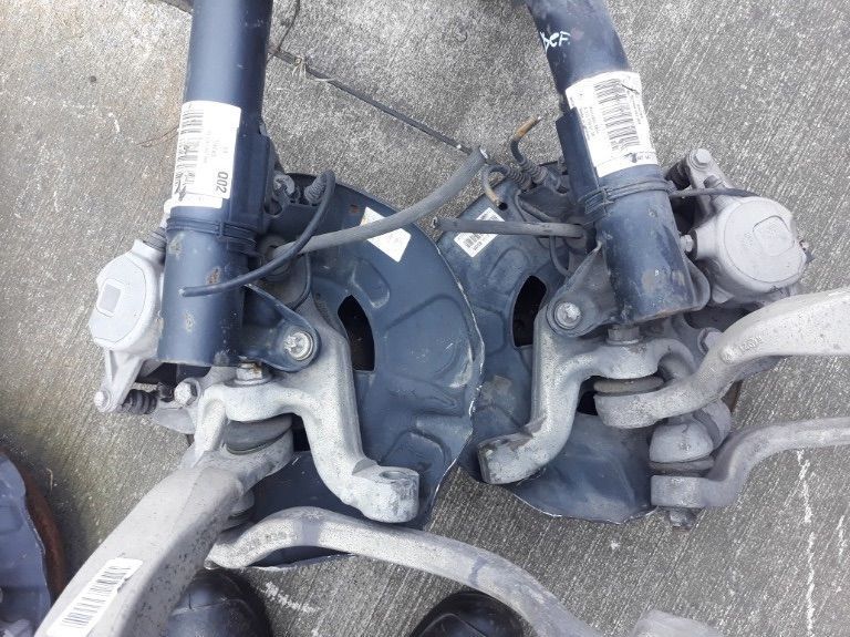 fuzeta stanga / dreapta fata mercedes w212 facelift 2011 2012 2013 2014 / e class