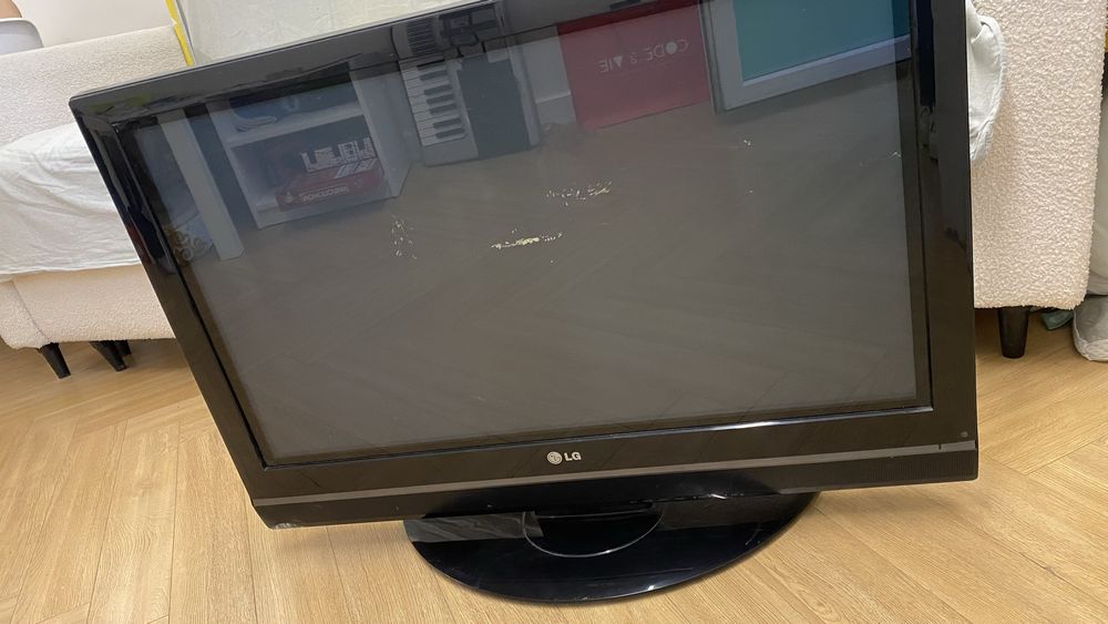 Продам телевизор LG
