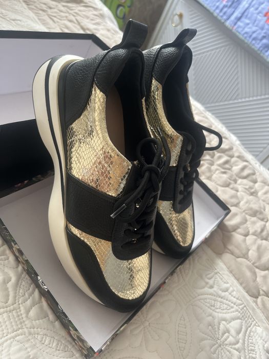 Кроссовка женский