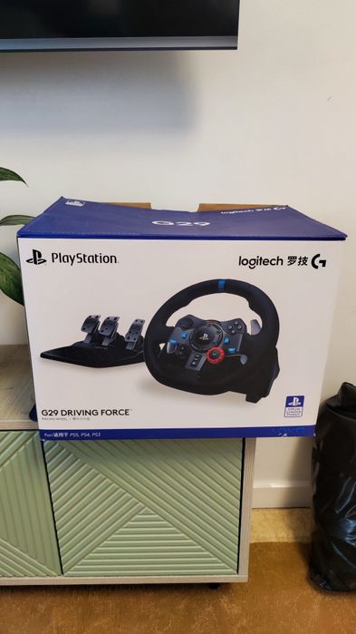 Продам игрвой руль Logitech G29