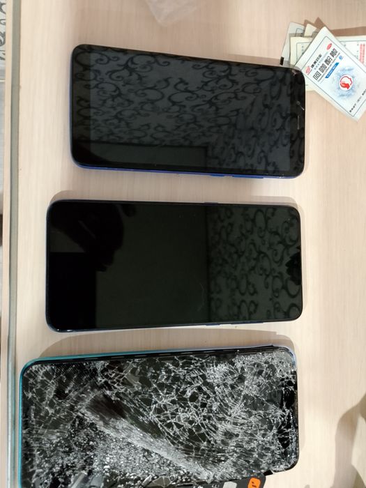 Продам телефоны на запчасти