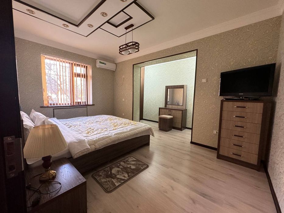 ЦУМ 3х комнатная квартира улучшенной планировки с ремонтом обстановкой