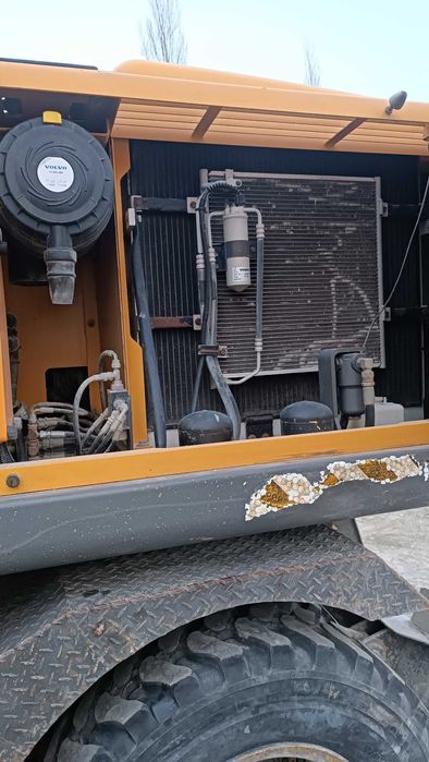 Эксковатор Volvo  145