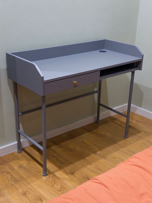 Birou IKEA Hauga Gri