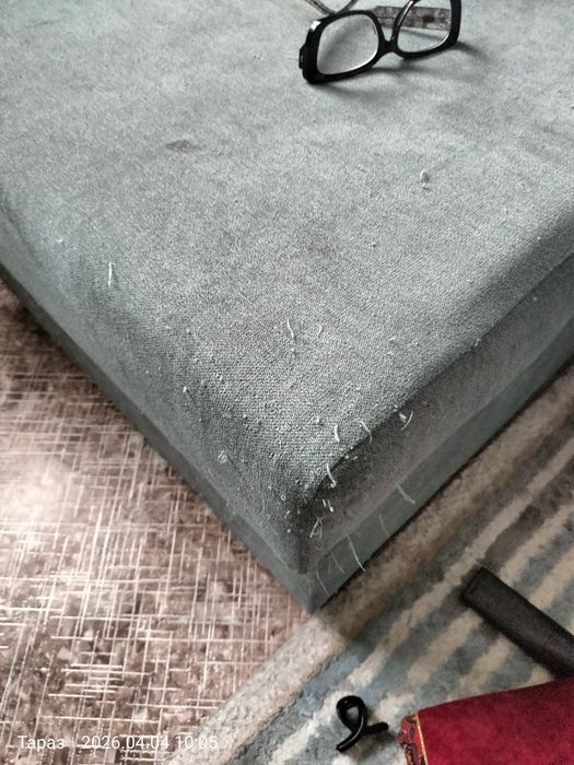 диван бу.- мысык тырнап тастаган