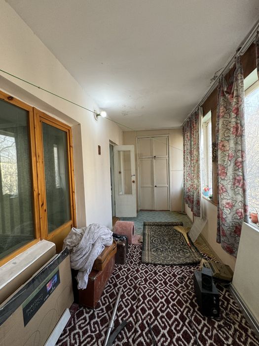 Чиланзар 11 кв Продаётся 1-комната 2х6 балкон